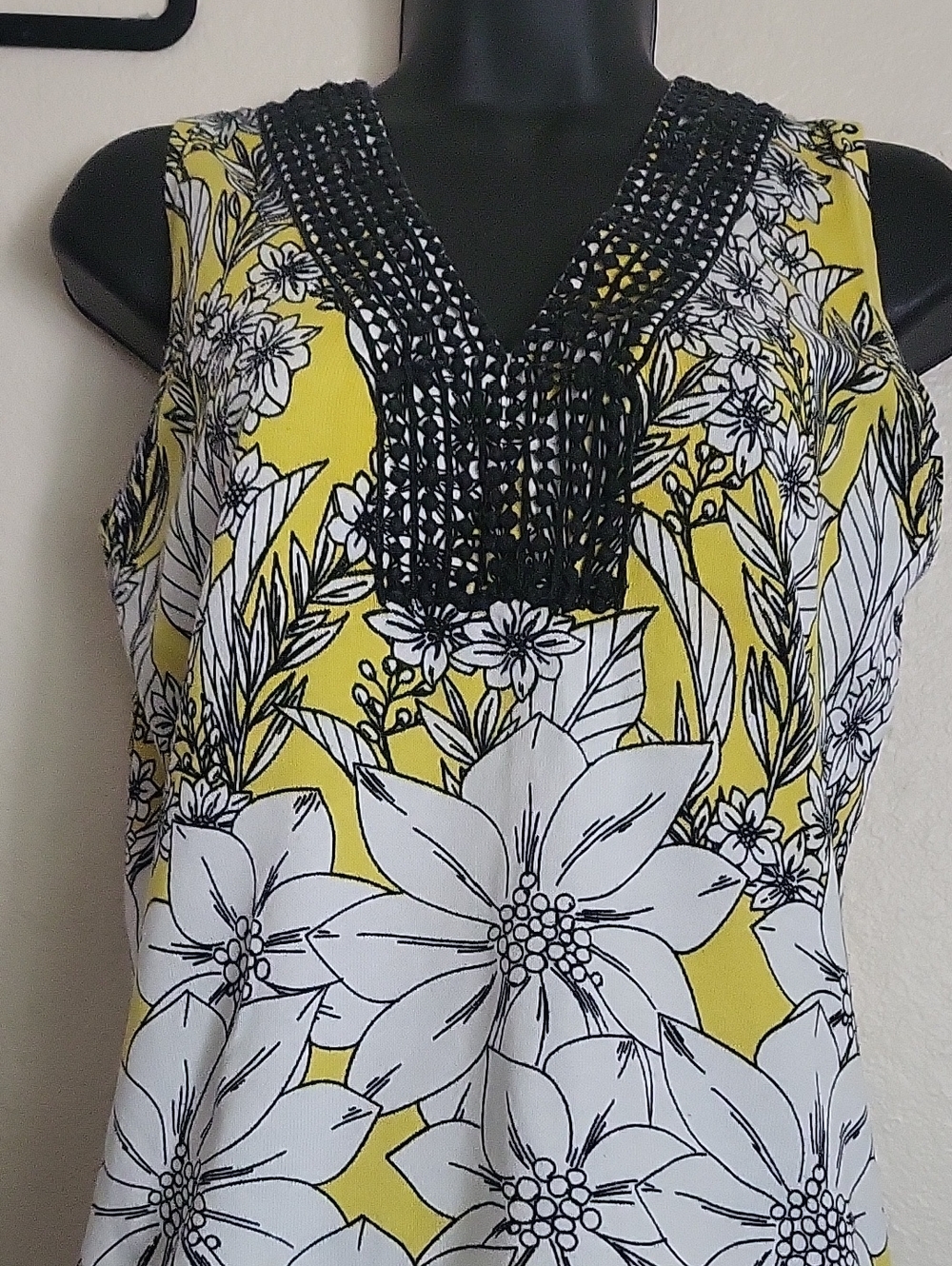 Cable & Gauge Yellow Floral Tank with Black Crochet V-Neck Panel
